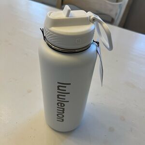 Lululemon Back To Life 32oz metal insulated metal water bottle